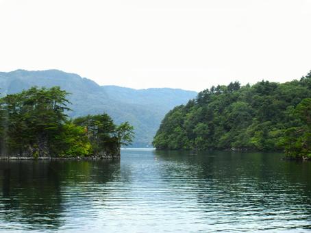 静かな湖 静かな湖の写真