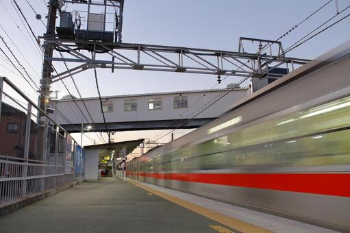 西へ疾走する直通特急、山陽電鉄 山陽電鉄,本線,江井ヶ島駅の写真素材