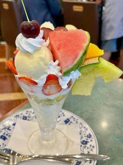 Parfait at a fruit parlor in Tokyo, JPG Parfait at a fruit parlor in Tokyo, JPG