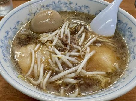 昔ながらの素朴な中華そば 昔ながらの素朴な中華そば 醤油,ラーメン,中華そばの写真素材