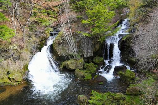 龍頭の滝1(栃木県日光市にて) 龍頭の滝1(栃木県日光市にて) 龍頭の滝,奥日光三名瀑,自然景勝地の写真素材