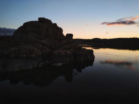 Spectacular view of Watson Lake at sunset, JPG