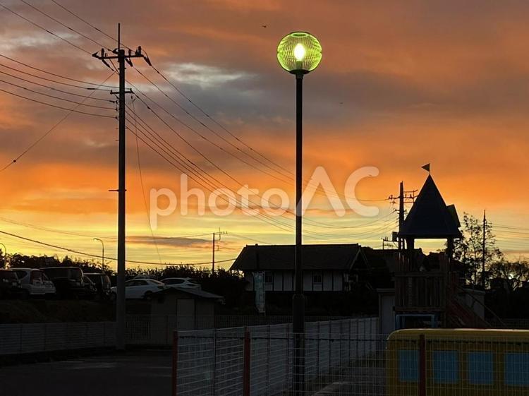 夕暮れ 夕焼け,風景,ドライブの写真素材