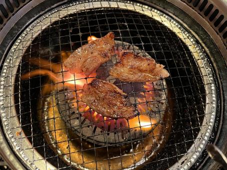 焼肉02 焼肉02 焼肉,カルビ,網焼きの写真素材
