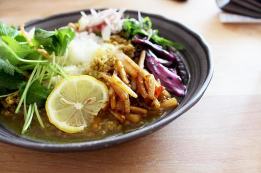 薬味たっぷりカレー 薬味たっぷりカレーの写真