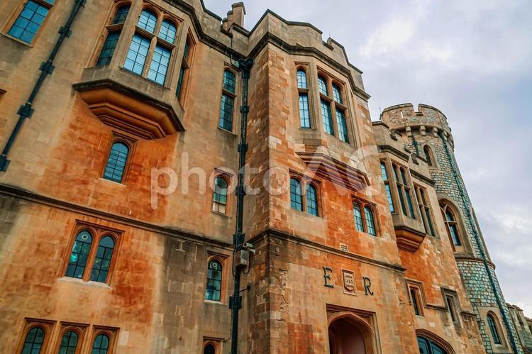 ウィンザー城の正面 ウィンザー城,イギリス,正面玄関の写真素材