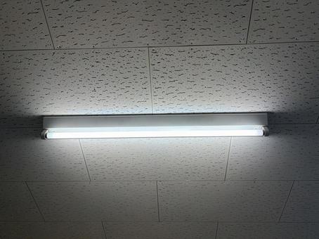 直管蛍光灯 一灯型 02 直管蛍光灯 一灯型 02 蛍光灯,蛍光管,蛍光ランプの写真素材