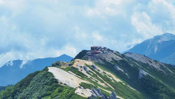 燕岳から見る燕山荘 燕岳から見る燕山荘 山,登山,燕岳の写真素材