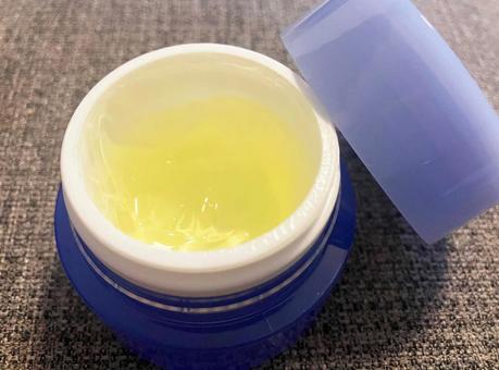 お肌のケア　美容クリーム 美容クリーム,クリーム,ジェルの写真素材