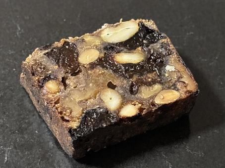 フルーツとナッツたっぷりのパウンドケーキ パウンドケーキ,ケーキ,ドライフルーツの写真素材