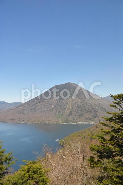 中禅寺湖展望台からの眺め (中禅寺湖・男体山・中禅寺湖温泉） 中禅寺湖,男体山,日光の写真素材