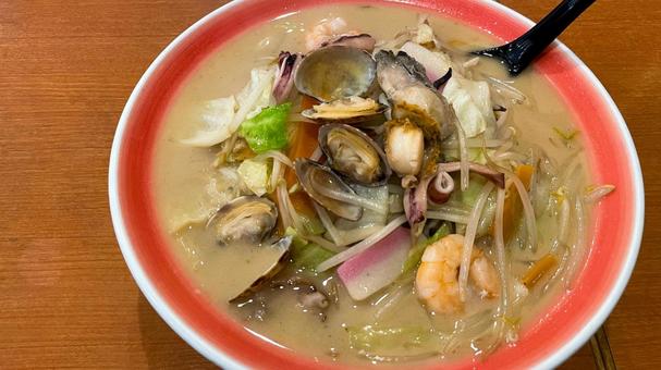 野菜たっぷりの海鮮ちゃんぽん 野菜たっぷりの海鮮ちゃんぽん 海鮮ちゃんぽん,ちゃんぽん,海鮮の写真素材