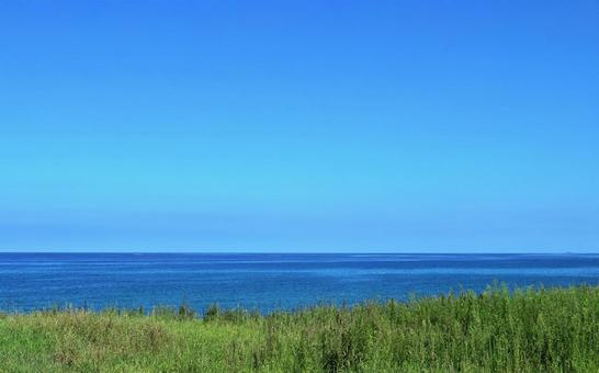 真夏の海・日本海と青空 海,青空,海景の写真素材