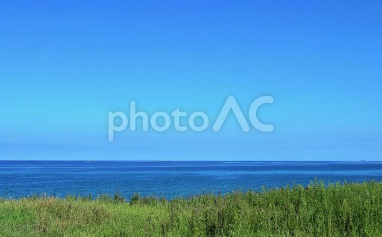 真夏の海・日本海と青空 海,青空,海景の写真素材