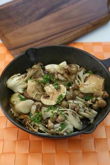 きのこソテー きのこソテー きのこソテー,ソテー,エリンギの写真素材