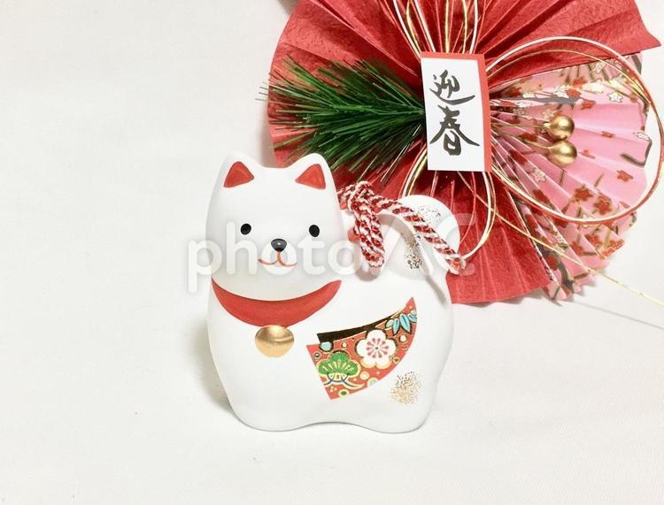 2018年　戌の干支飾り　迎春　松　お正月飾り　いぬ　犬　イヌ　置物 迎春,干支飾り,正月飾りの写真素材