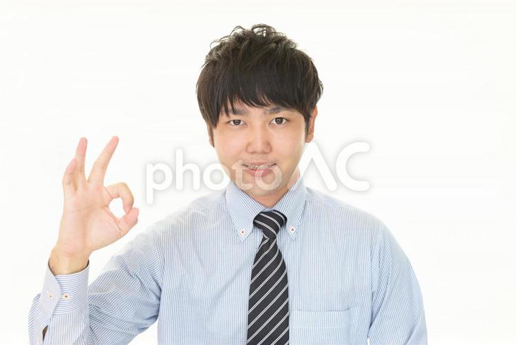 OKサインのジェスチャーをする男性 男性,ビジネス,ビジネスマンの写真素材