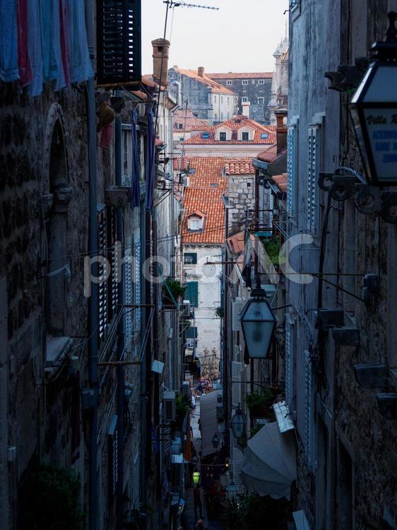 クロアチア　ドゥブロブニクの路地 路地,石畳,路地裏の写真素材