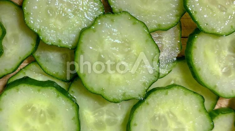 野菜　きゅうり　スライス　アップ キュウリ,胡瓜,きゅうりの写真素材