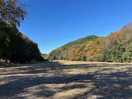 嵐山渓谷の河原風景（秋） 嵐山渓谷,嵐山,渓谷の写真素材