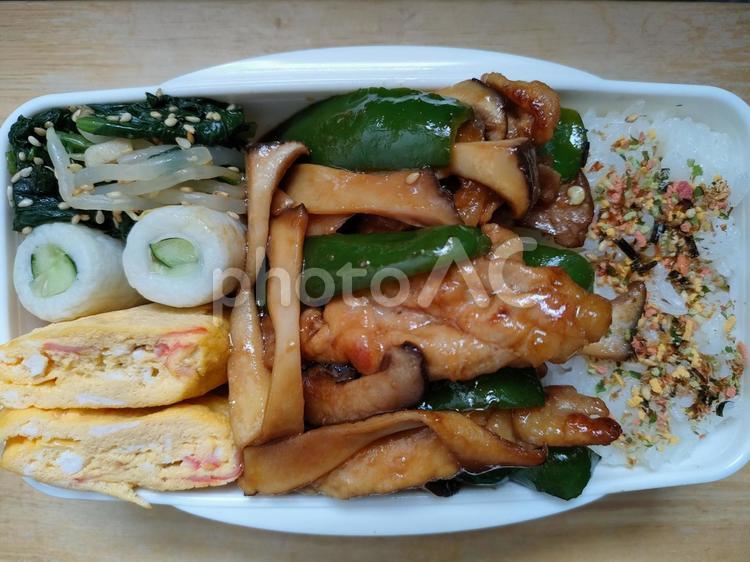 豚エリンギピーマンてりやき弁当！ お弁当,昼食,お昼ごはんの写真素材