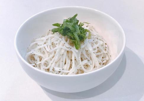 バジル大葉うどん バジル大葉うどん バジル大葉うどん,バジルうどん,バジルオイルの写真素材