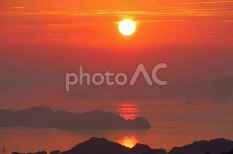 夕日と瀬戸内海 日暮れ,暁,太陽の写真素材