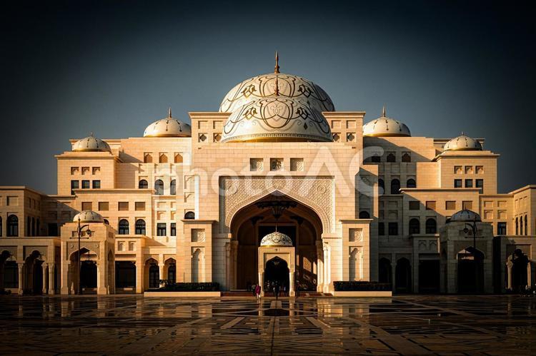 カスル宮殿入口のドーム ドーム,カスル・アル・ワタン,宮殿の写真素材