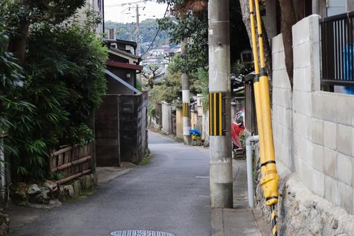 日本の住宅街の路地の風景 日本の住宅街の路地の風景の写真