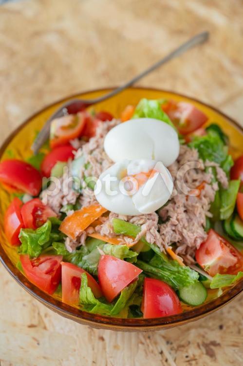 サラダ　卵　生野菜　ヘルシー　野菜　 サラダ,生野菜,ヘルシーの写真素材