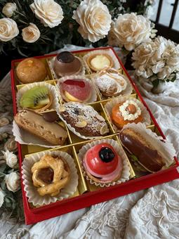プチケーキ プチケーキ スイーツ,デザート,おいしいの写真素材