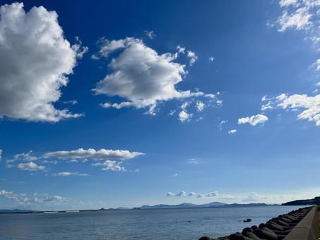 防波堤と空と海のある日本の海岸風景 防波堤と空と海のある日本の海岸風景 テトラポッド,防波堤,防波ブロックの写真素材
