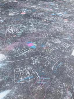 落書き 公園,アスファルト,落書きの写真素材