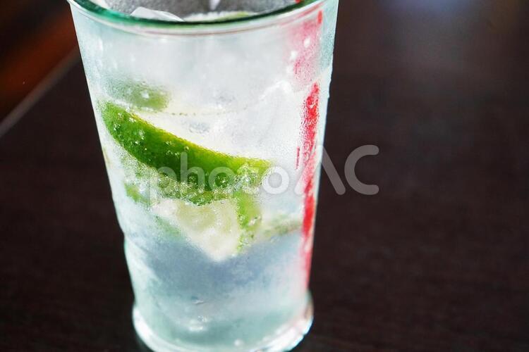 レモンライムとソーダの飲み物 炭酸,水,炭酸水の写真素材
