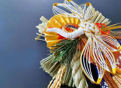 鶴モチーフのしめ縄 しめ縄,年賀状,挨拶の写真素材