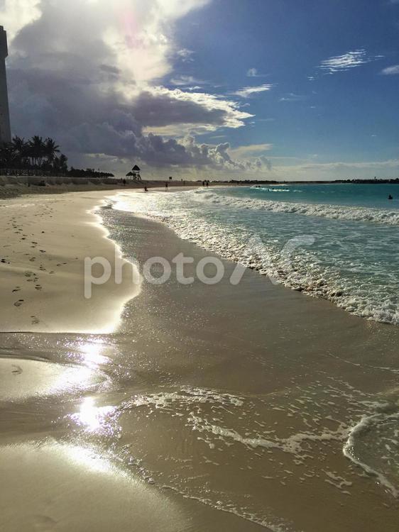 メキシコ　カンクンの海 背景,空,雲の写真素材