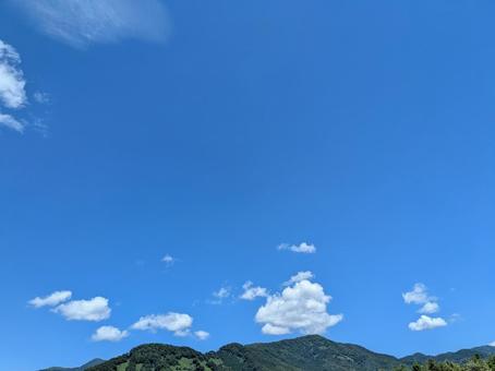 青空 青空 山,晴れ,自然の写真素材