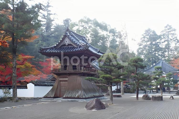 【紅葉写真】佛通寺の紅葉風景 紅葉,モミジ,もみじの写真素材