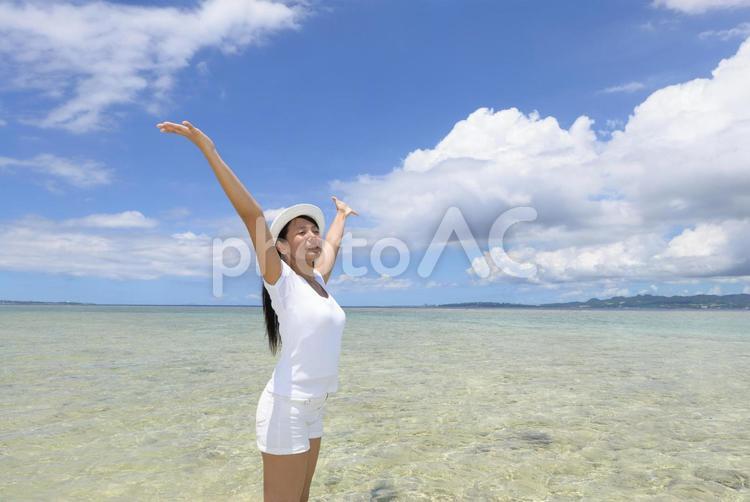 美しい海と女性 女性,海,自然の写真素材
