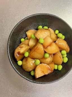 青豆とじゃがいもの煮物 青豆とじゃがいもの煮物の写真