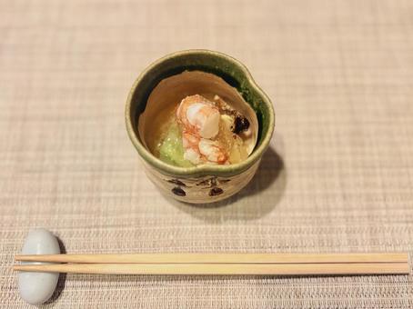 車海老を使った会席料理の小鉢 車海老を使った会席料理の小鉢 食べ物,食事,料理の写真素材