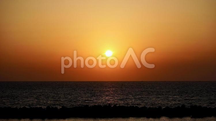 東京都伊豆諸島新島前浜海岸の夕日 前浜海岸,新島,伊豆諸島の写真素材