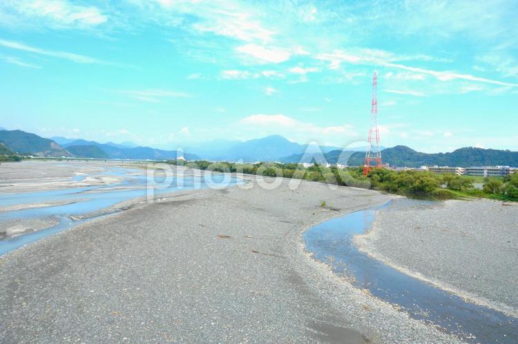 送電線鉄塔のある風景２ 静岡市,鉄塔,送電線の写真素材