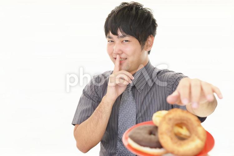 スイーツを食べる男性 ビジネスマン,男性,男の写真素材