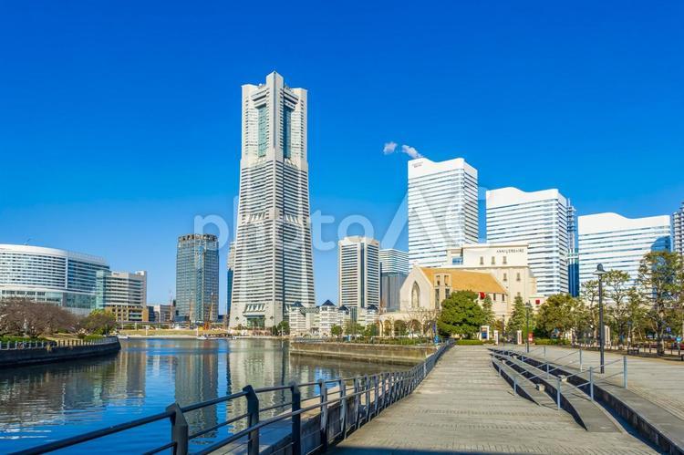 横浜みなとみらいの風景 みなとみらい,ランドマークタワー,高層ビルの写真素材