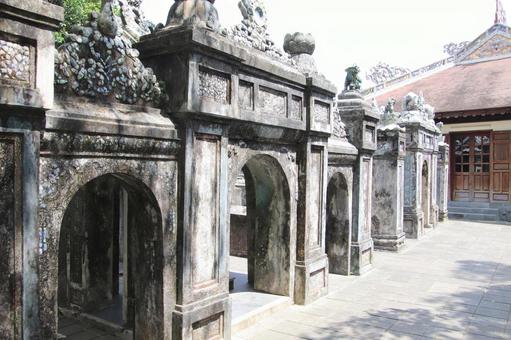 ベトナムフエのトゥヒエウパゴダ ベトナム,フエ,トゥヒエウパゴダの写真素材