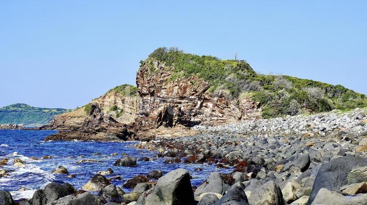 長崎県壱岐市の地殻変動の跡がある岬の断層 断層,岬,地殻の写真素材