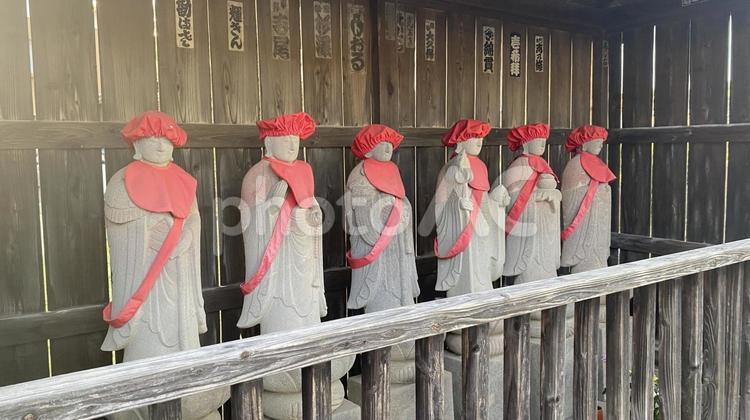 立ち並ぶ地蔵 地蔵,お地蔵様,お地蔵さんの写真素材