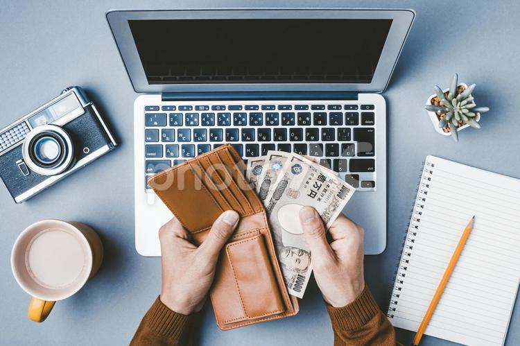 ネットショッピングの支払い ビジネス,財布,支払いの写真素材