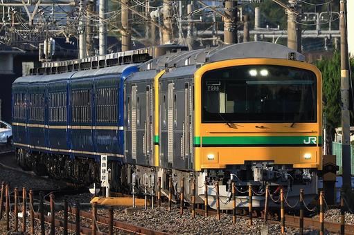 JR東日本 GV-E197系+12系 JR東日本 GV-E197系+12系 gvーe197系,12系,gvの写真素材
